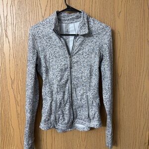 Lululemon Forme Jacket in Petite Fleur Silver Spoon